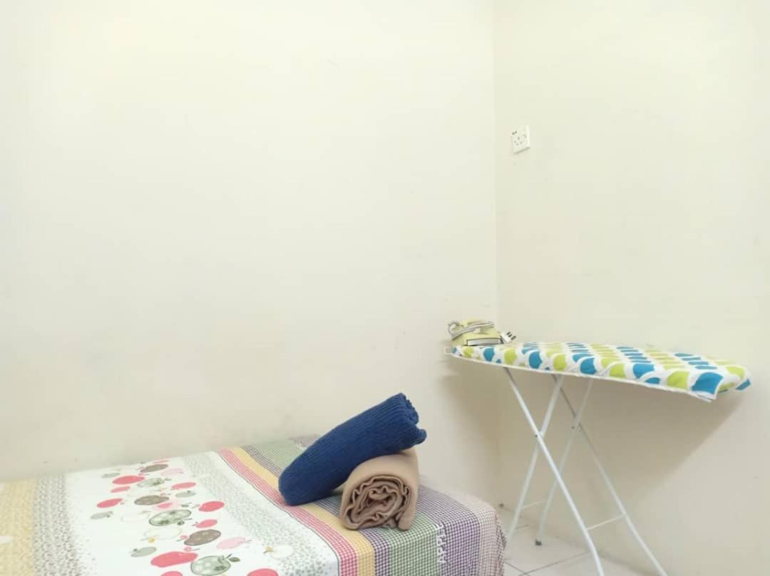 Kh Homestay Comfy N Calm 斯里曼绒 外观 照片