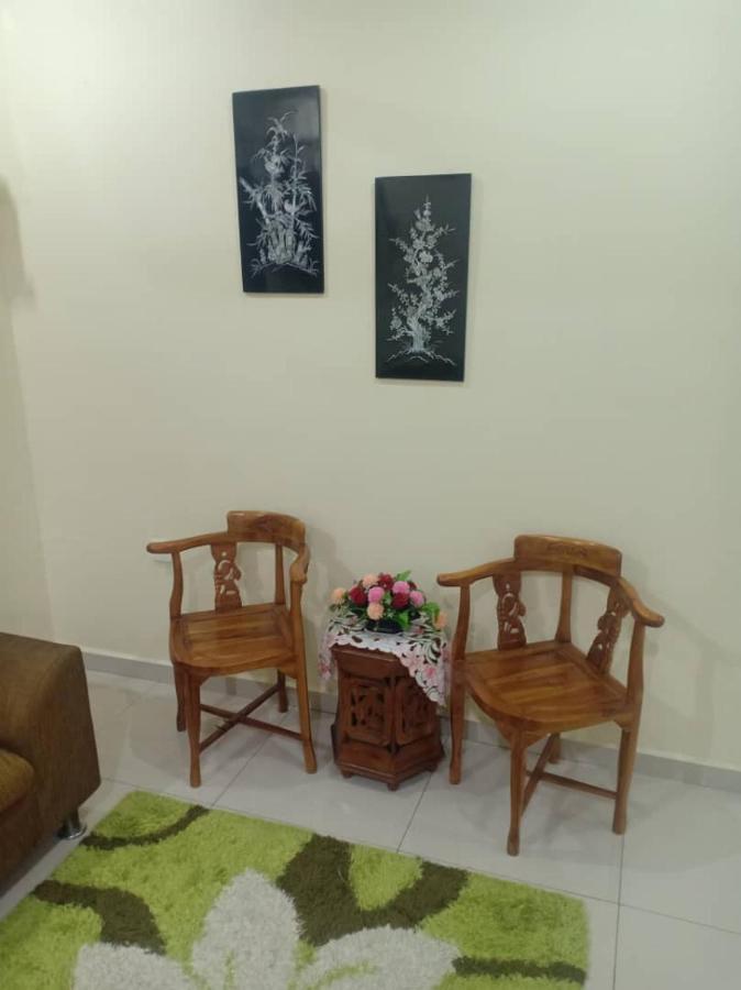 Kh Homestay Comfy N Calm 斯里曼绒 外观 照片