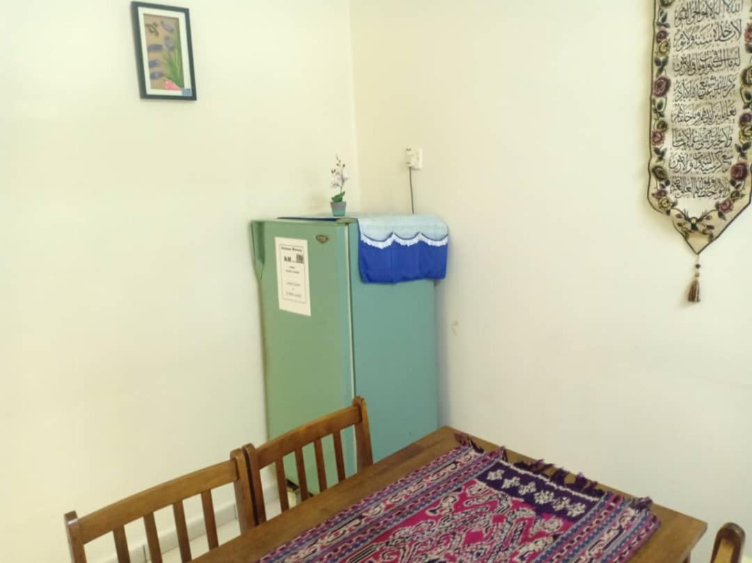 Kh Homestay Comfy N Calm 斯里曼绒 外观 照片