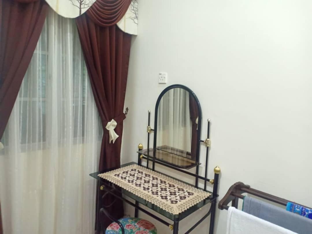 Kh Homestay Comfy N Calm 斯里曼绒 外观 照片